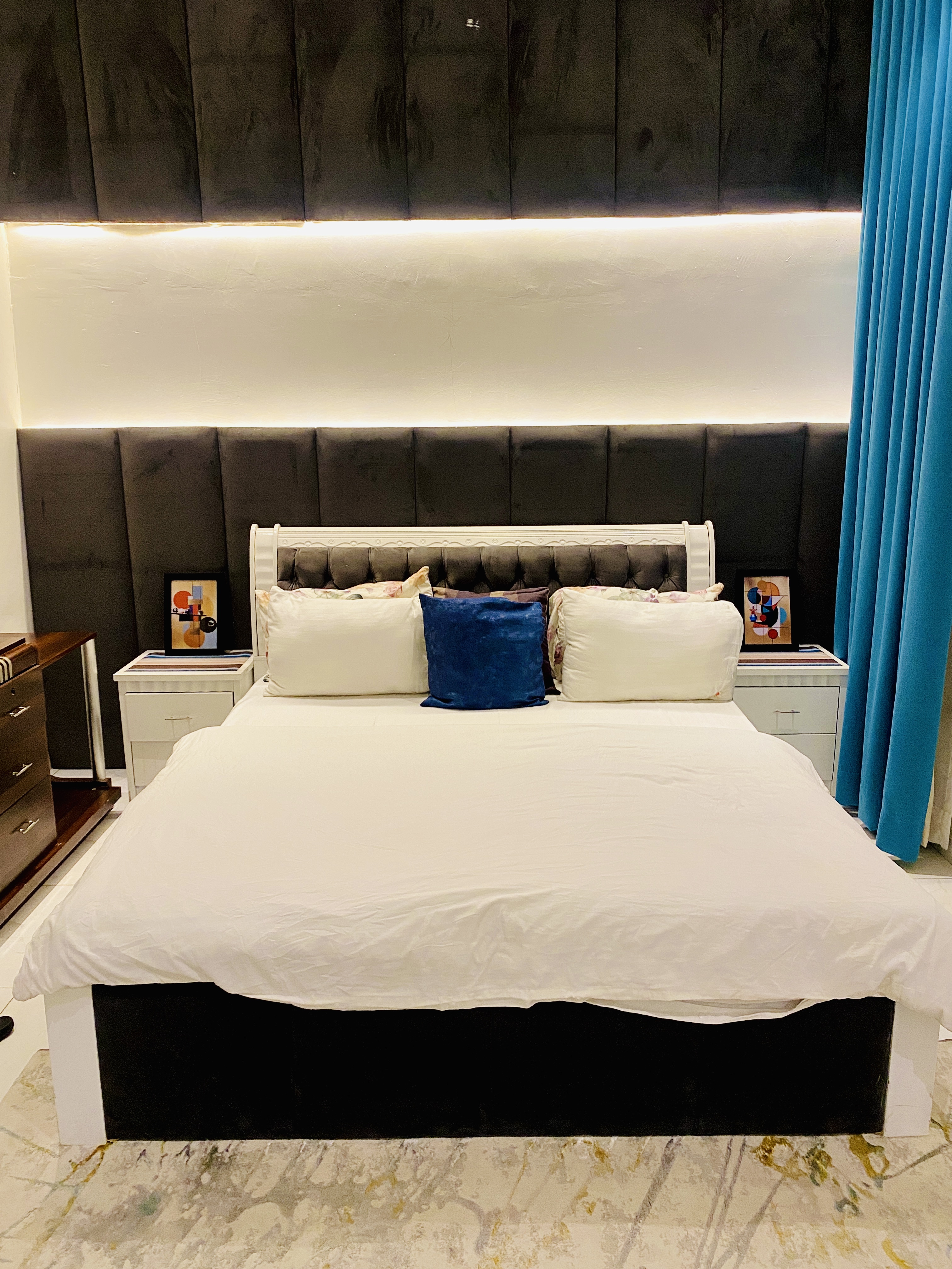 Bedroom ambient view